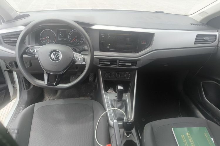 Volkswagen Polo 2021 car image #11