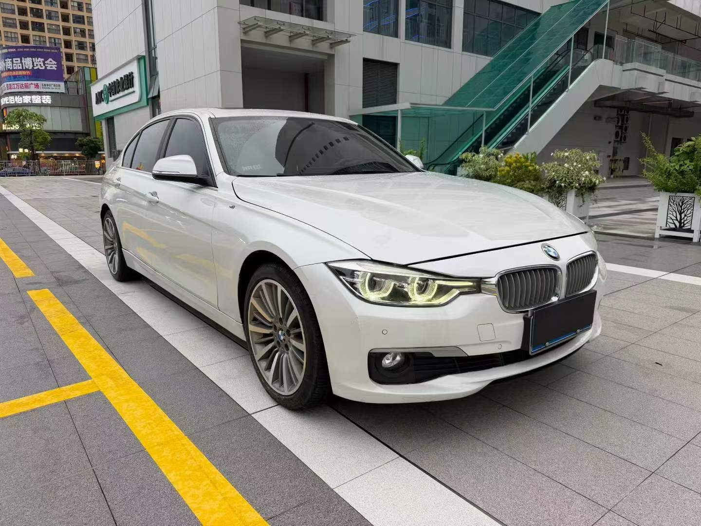 BMW 3 Series 2018 BMW 3 Series 2018 car image