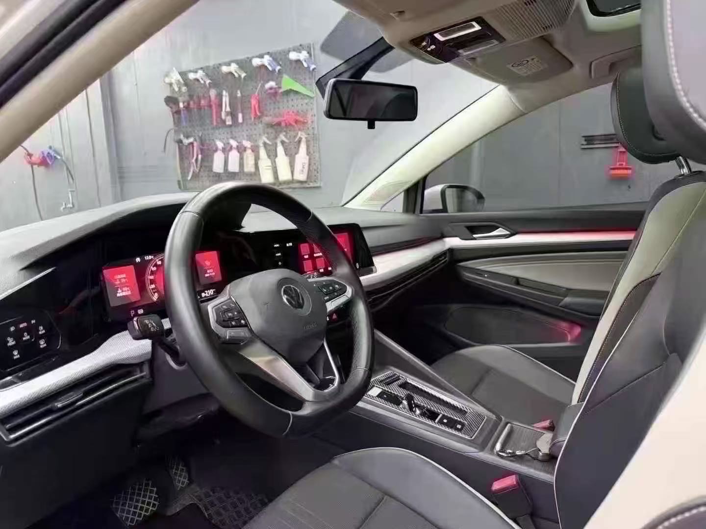 Volkswagen Golf 2021 car image #3