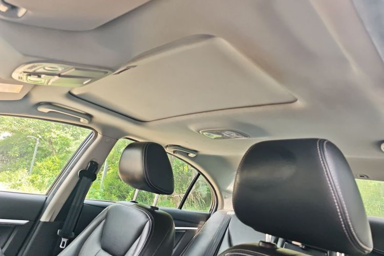 GEELY Emgrand 2016 car image #16