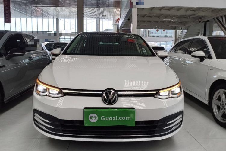 Volkswagen Golf 2021 car image #3