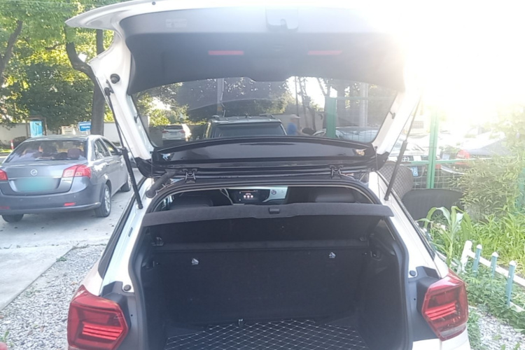 Volkswagen Polo 2023 car image #19