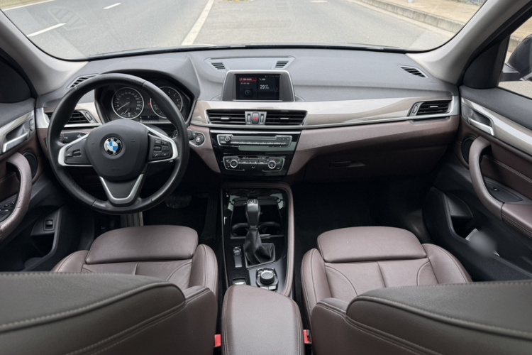 BMW X1 2018 #19 BMW X1 2018 car image #19