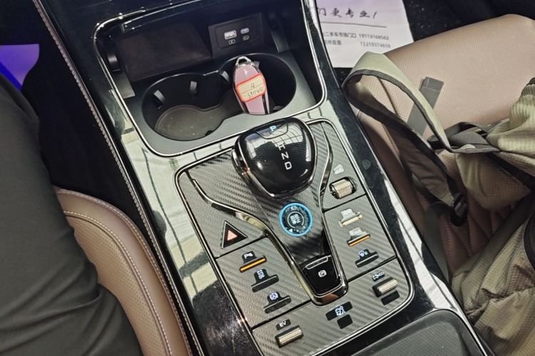 BYD Han 2023 car image #14
