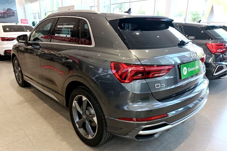 Audi Q3 2020 car image #7