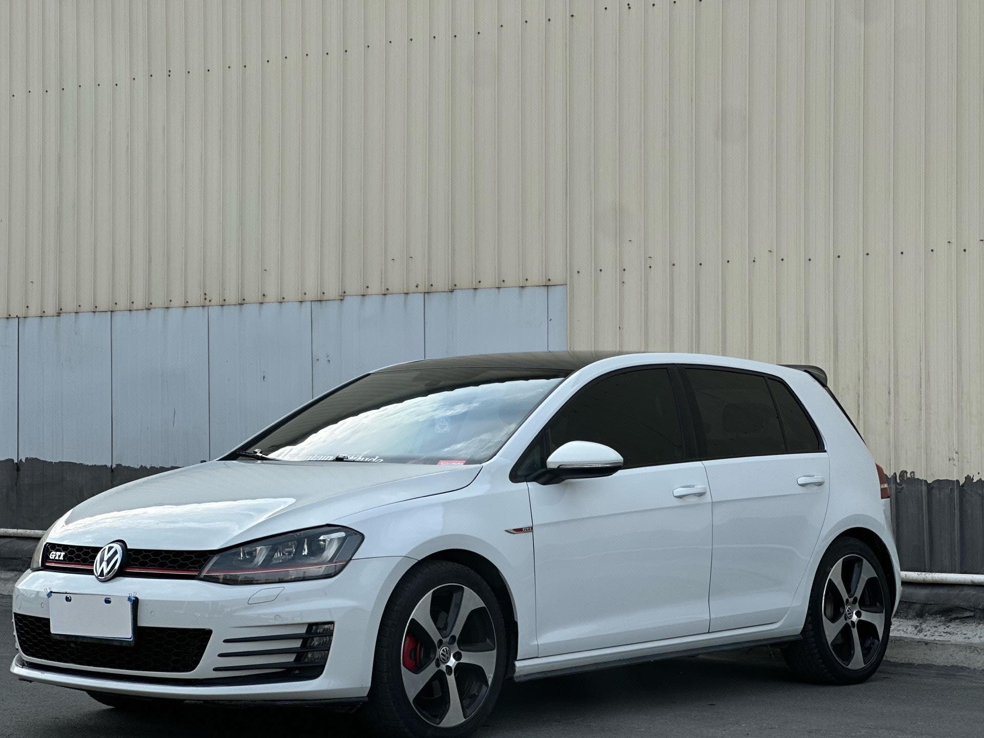 Volkswagen GolfGTI 2018 car image 