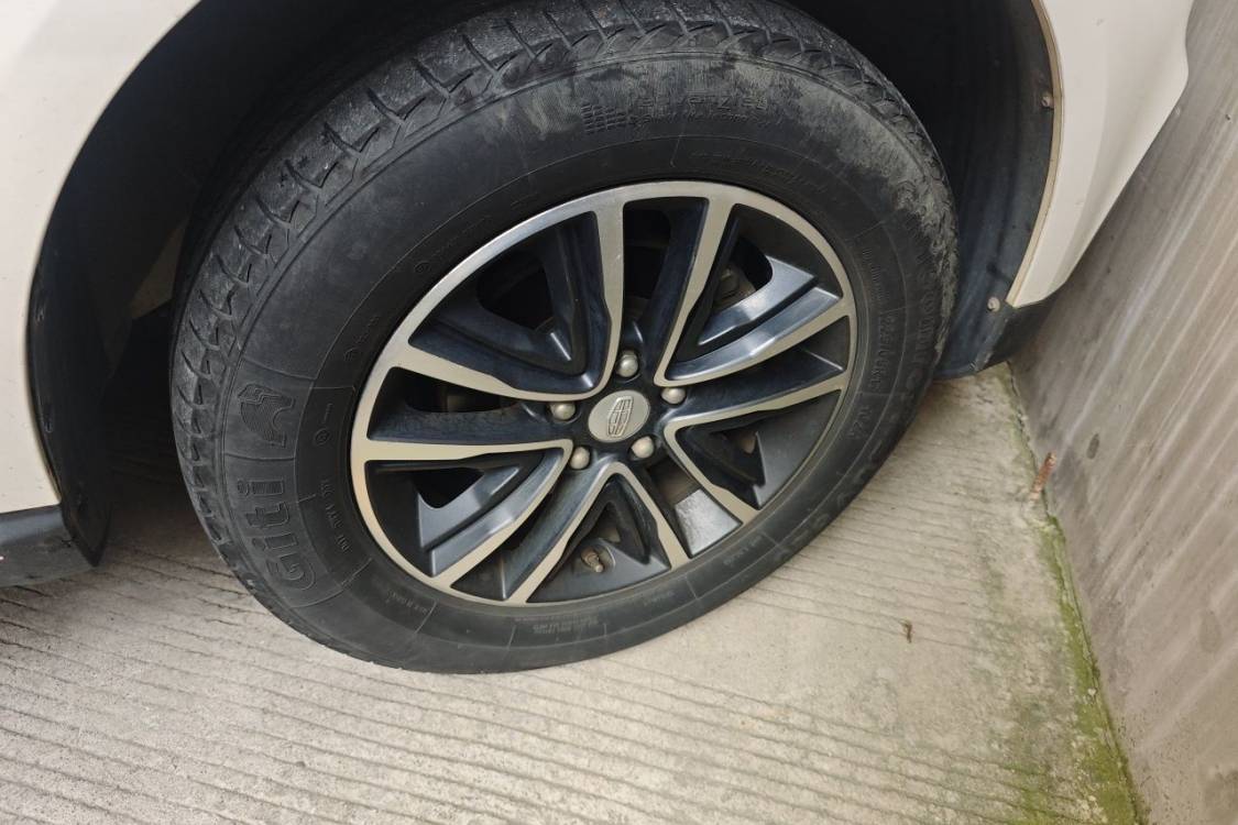 GEELY Vision X6 2019 car image #9