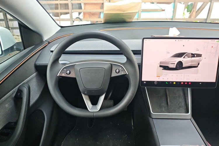 Tesla Model Y 2025 #11 Tesla Model Y 2025 car image #11