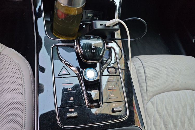 BYD Han 2025 car image #16