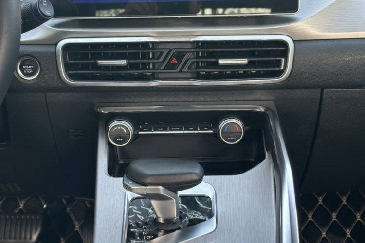 GEELY Coolray 2024 #10 GEELY Coolray 2024 car image #10