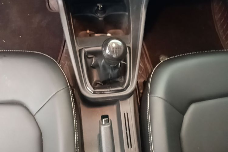 Volkswagen Santana 2017 car image #14