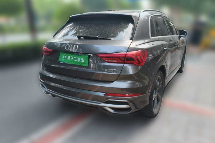 Audi Q3 2022 car image #5