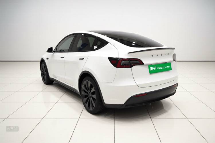 Tesla Model Y 2023 #5 Tesla Model Y 2023 car image #5