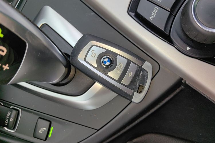 BMW 3 Series 2015 #9 BMW 3 Series 2015 car image #9