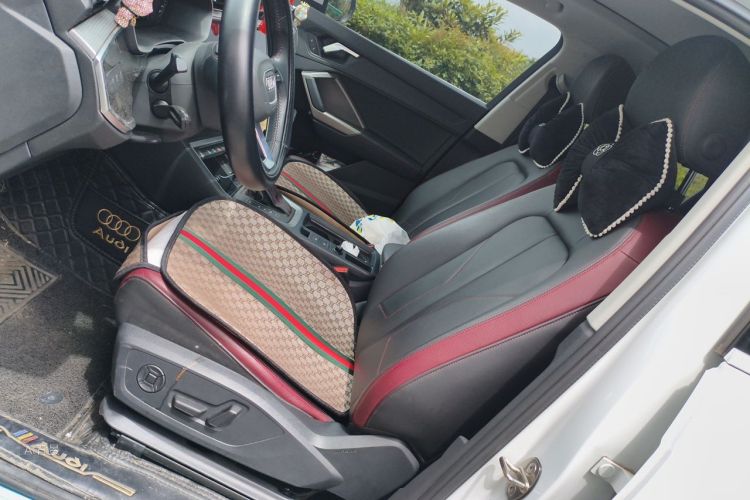 Audi Q3 2021 car image #17