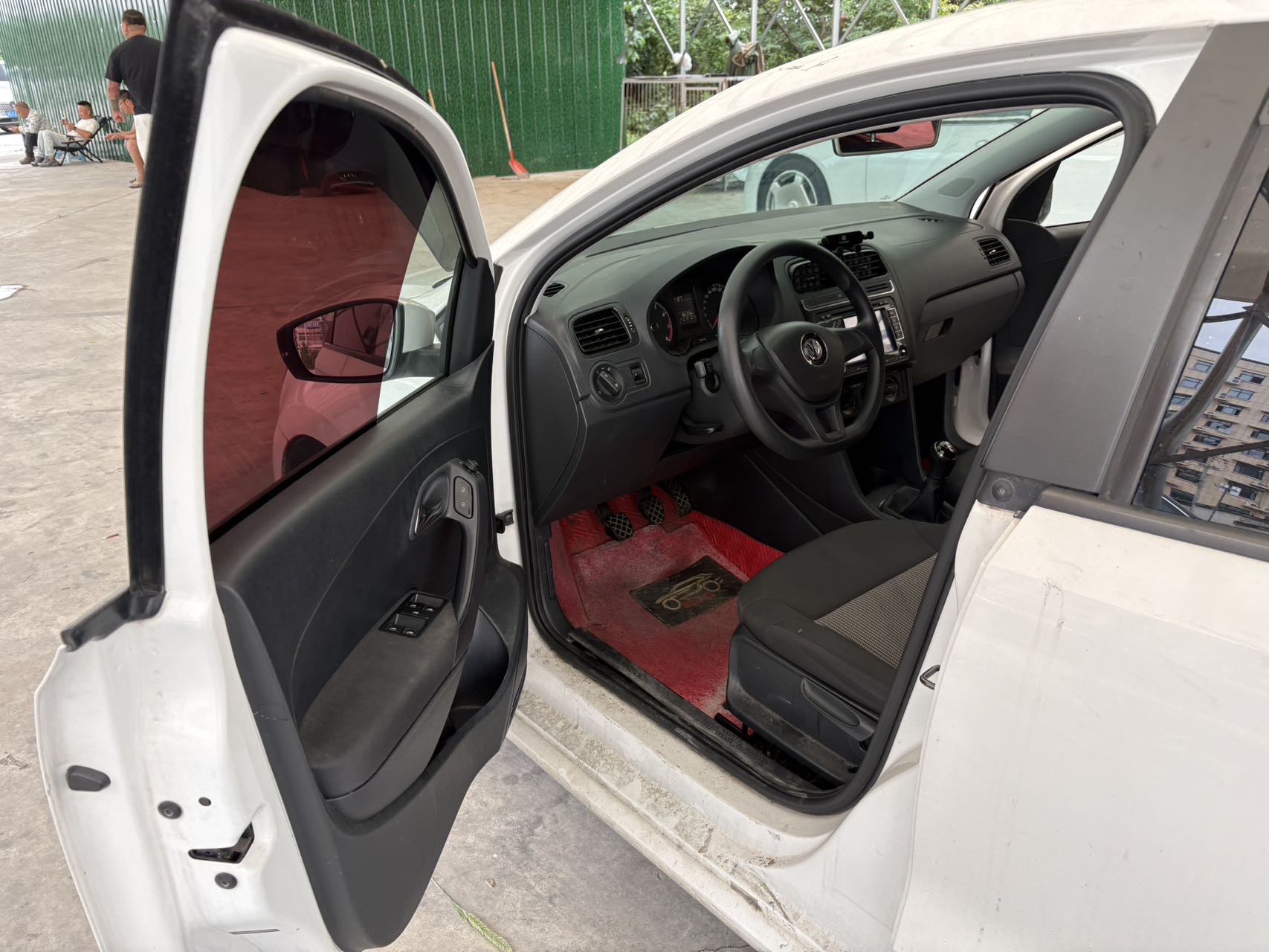 Volkswagen Polo 2016 car image #3