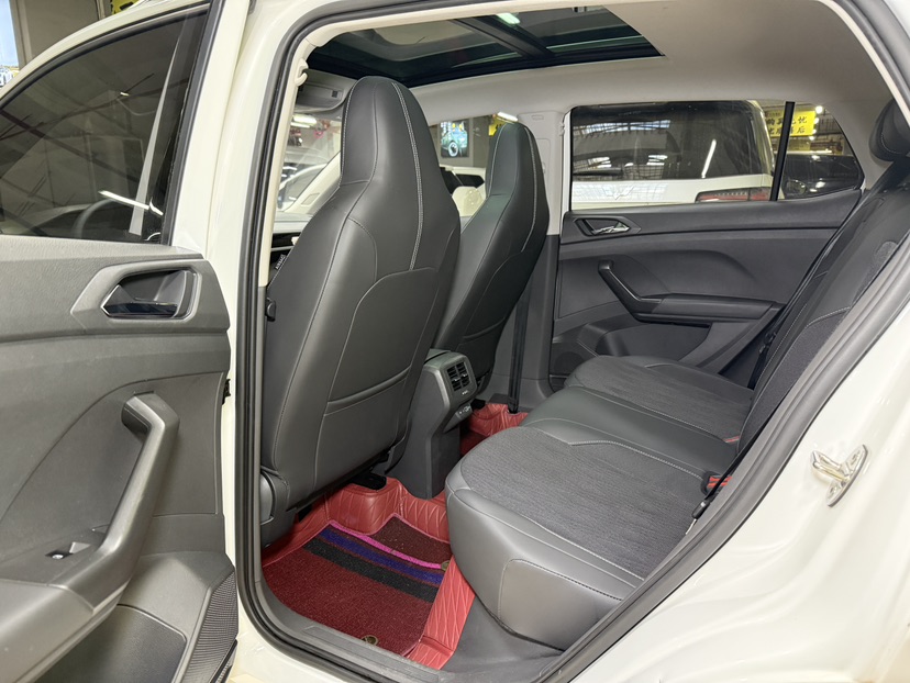 Volkswagen T-Cross 2022 car image #6