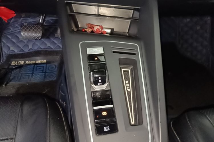 Volkswagen Golf 2021 car image #14