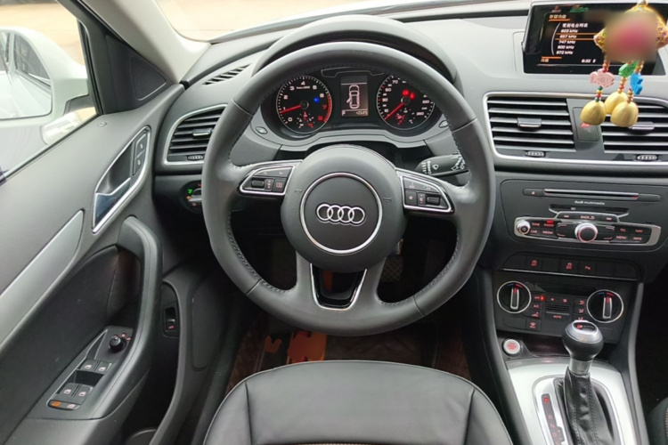 Audi Q3 2019 #11 Audi Q3 2019 car image #11