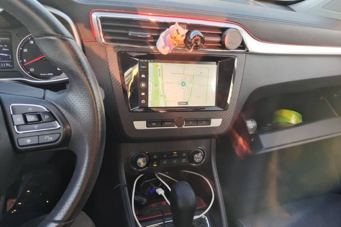 MG ZS 2018 car image #26