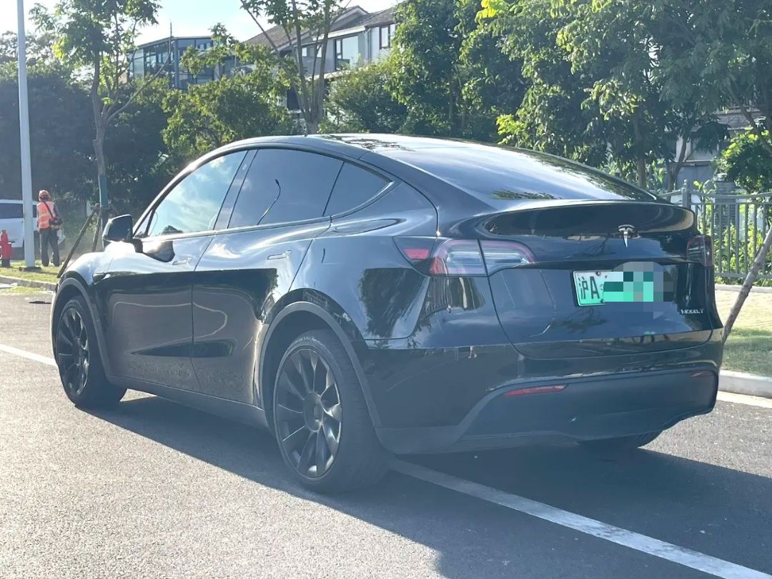Tesla Model Y 2021 صورة سيارة #9