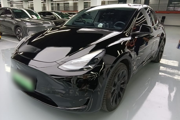 Tesla Model Y 2023 #2 Tesla Model Y 2023 car image #2