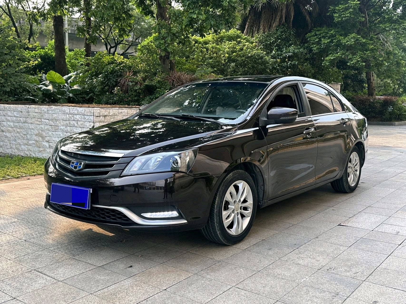 GEELY Emgrand 2016 GEELY Emgrand 2016 immagine di auto