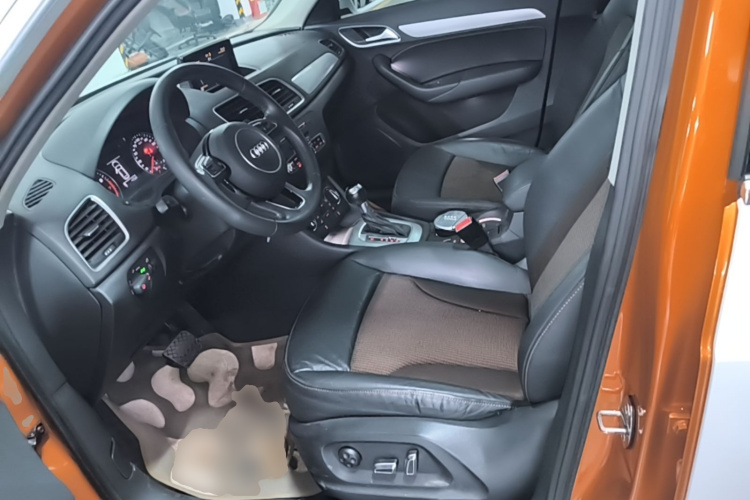 Audi Q3 2017 car image #15