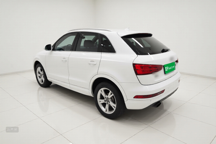 Audi Q3 2017 car image #5