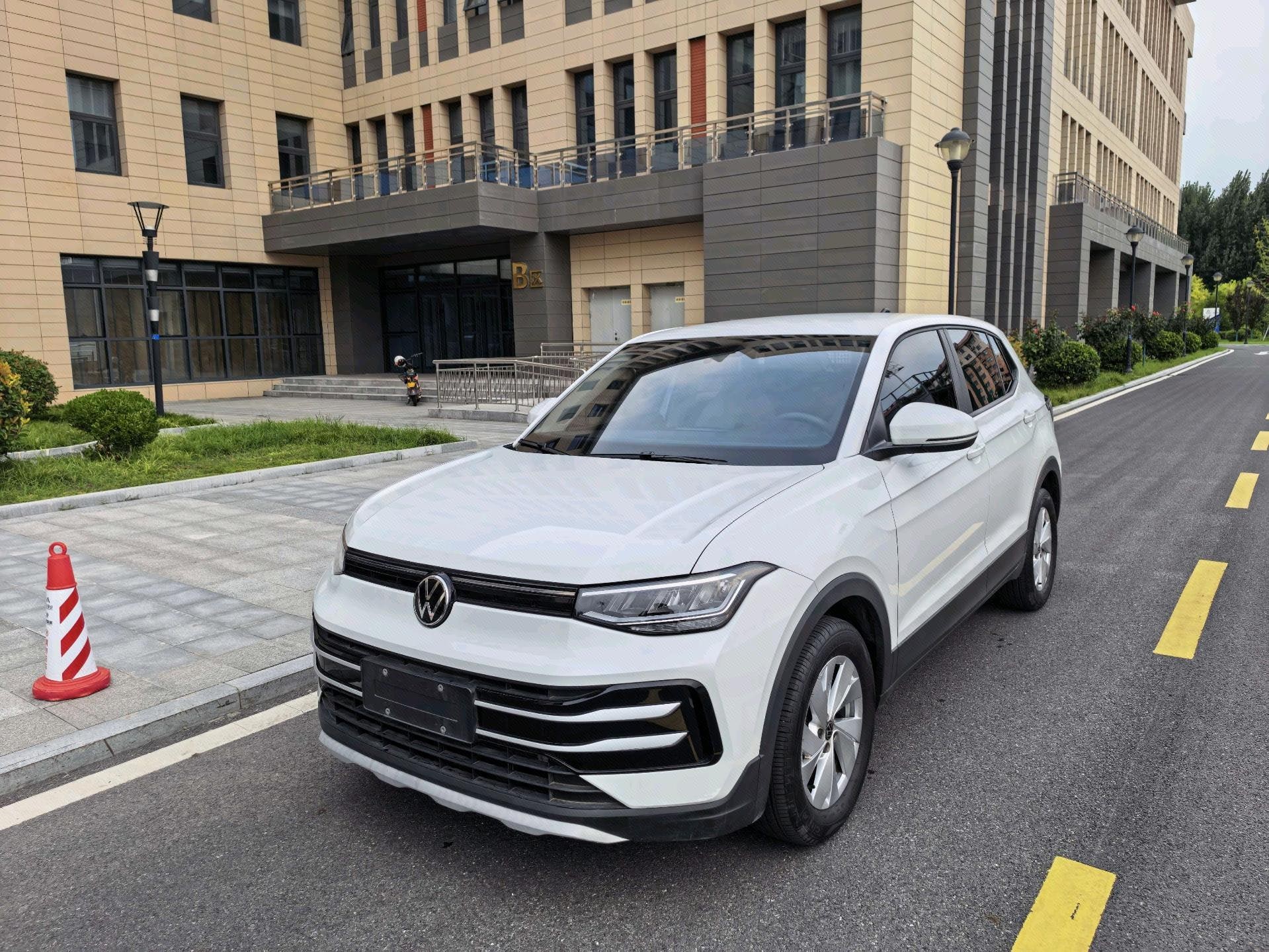 Volkswagen Tharu 2025 car image 