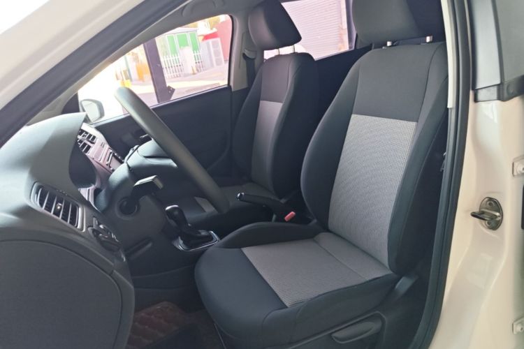 Volkswagen Polo 2018 car image #15