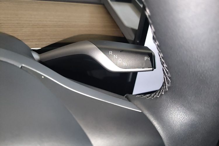 Tesla Model Y 2022 #14 Tesla Model Y 2022 car image #14