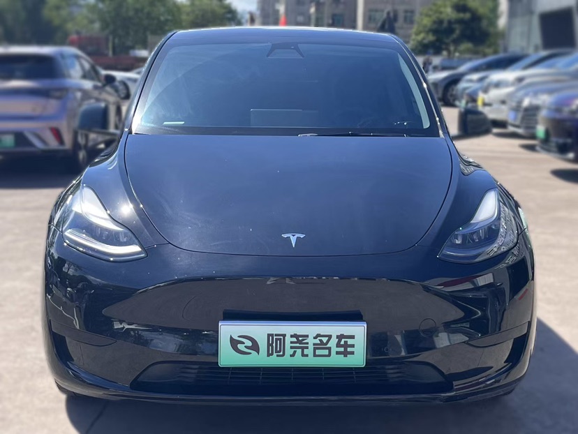 Tesla Model Y 2023 #2 Tesla Model Y 2023 car image #2