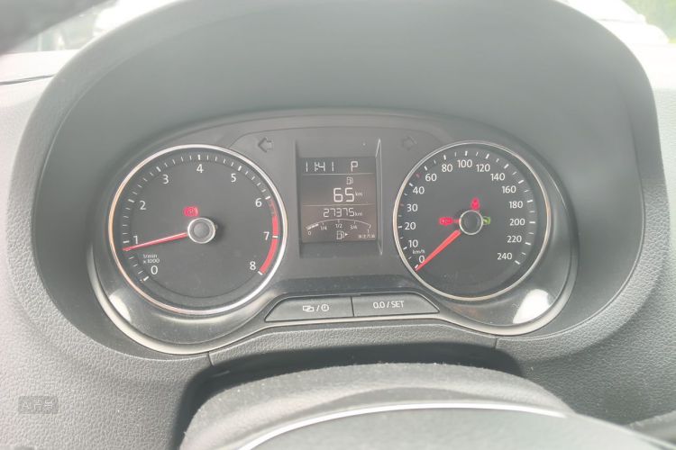Volkswagen Polo 2016 car image #13