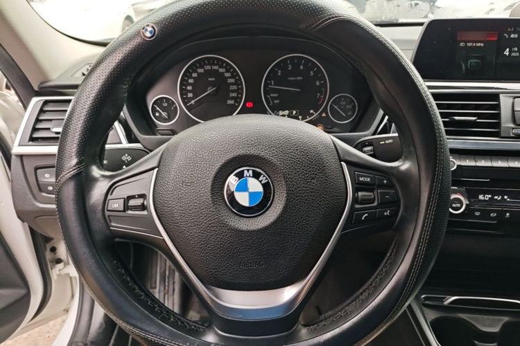 BMW 3 Series 2018 #11 BMW 3 Series 2018 car image #11