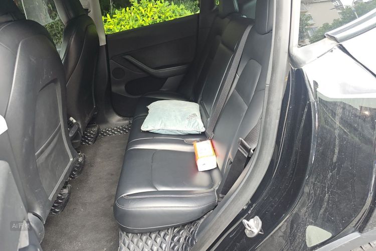 Tesla Model Y 2021 #19 Tesla Model Y 2021 car image #19