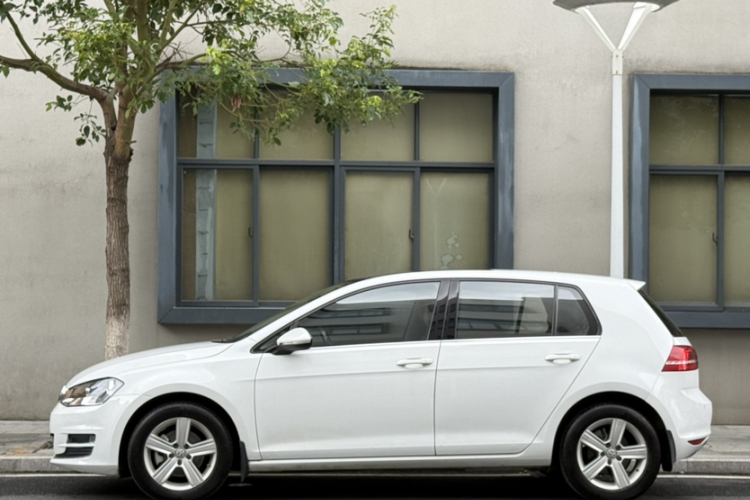 Volkswagen Golf 2016 car image #7