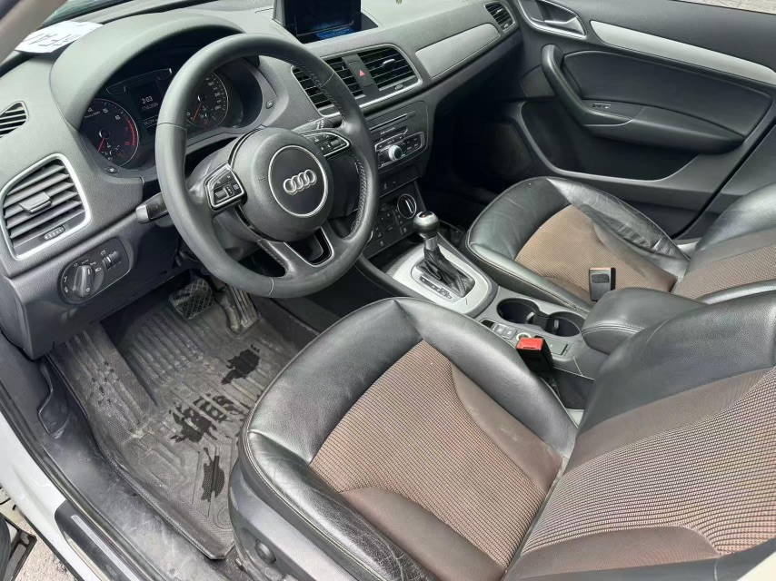 Audi Q3 2019 car image #4