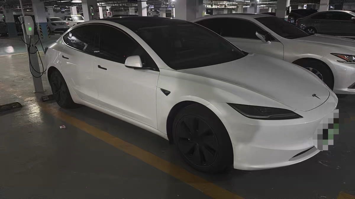 Tesla Model 3 2026 car image #5