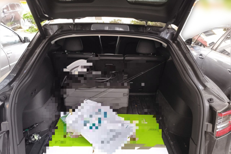 Tesla Model Y 2022 car image #21
