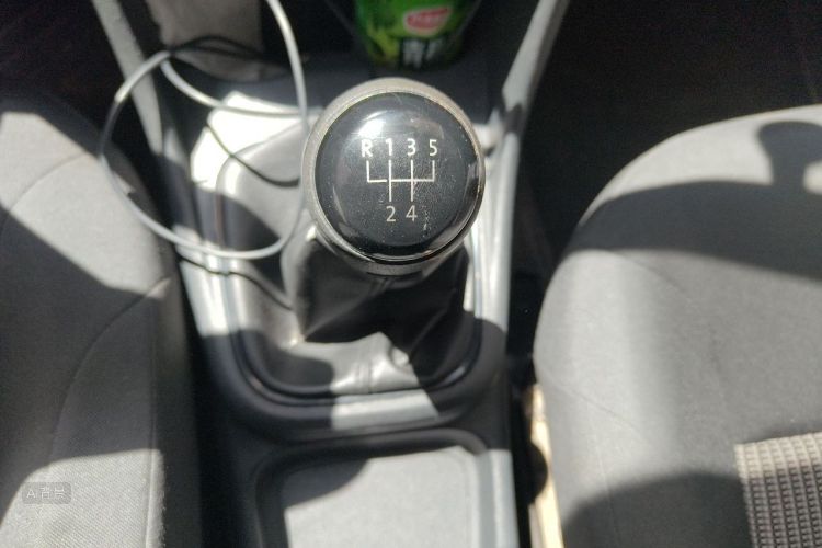 Volkswagen Polo 2016 car image #16