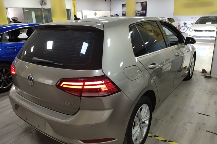 Volkswagen Golf 2019 #5 Volkswagen Golf 2019 car image #5