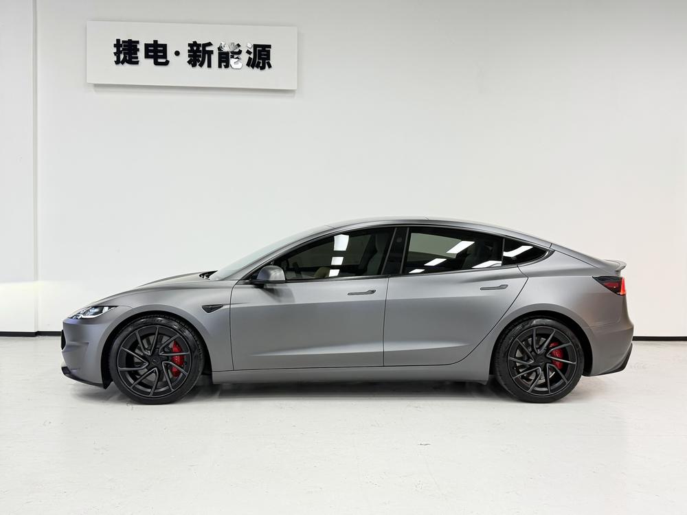 Tesla Model 3 2025 car image #3