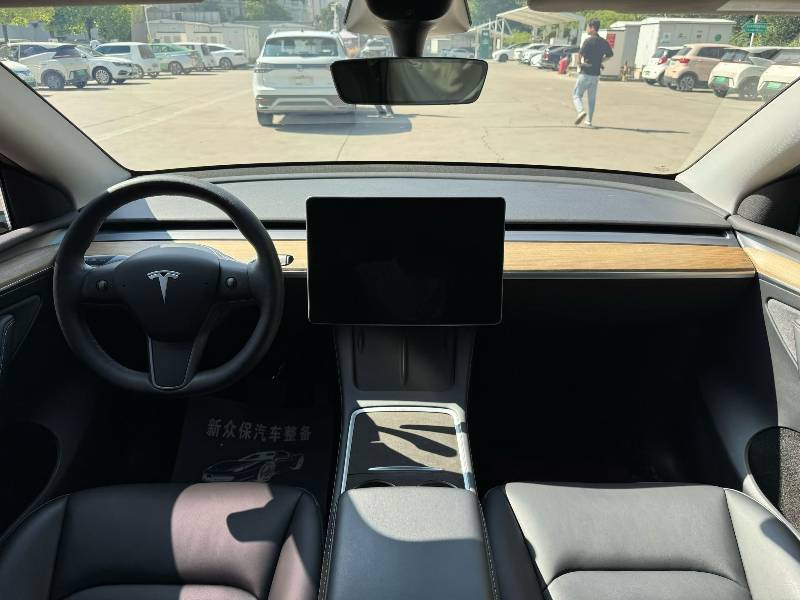 Tesla Model Y 2022 #9 Tesla Model Y 2022 car image #9