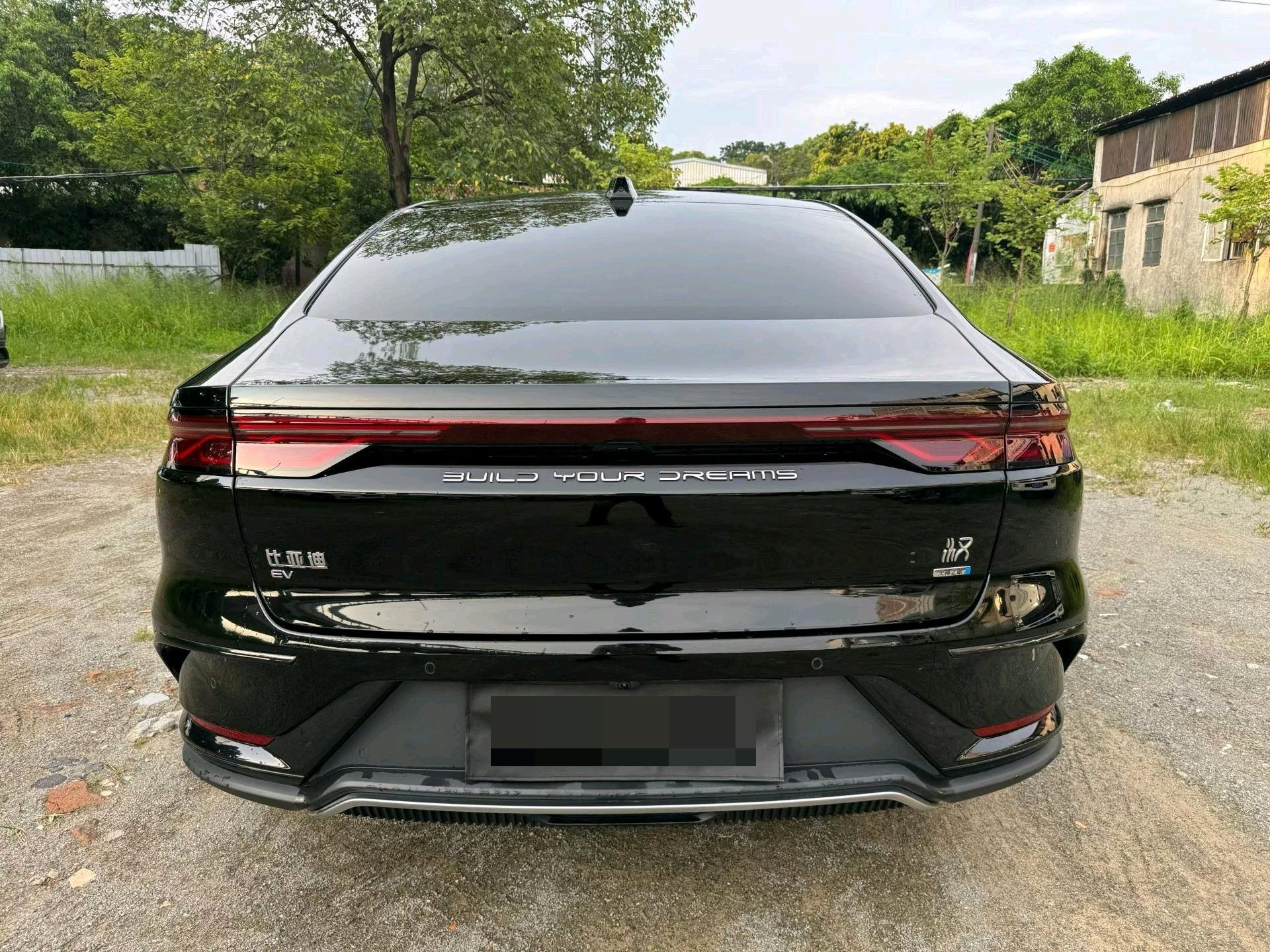BYD Han 2025 car image #3