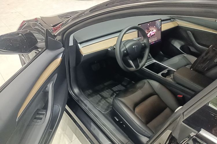 Tesla Model 3 2023 #16 Tesla Model 3 2023 car image #16