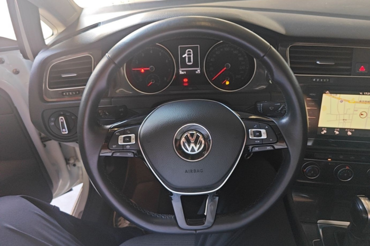 Volkswagen Golf 2020 #11 Volkswagen Golf 2020 car image #11