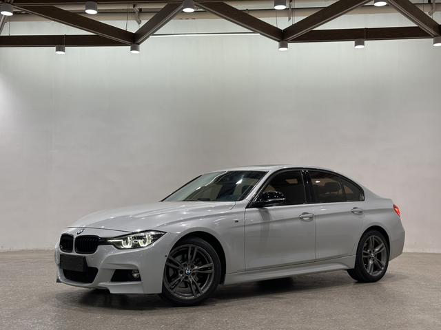 BMW 3 Series 2018 car image #15