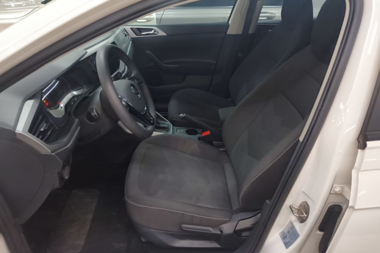 Volkswagen Polo 2021 car image #19