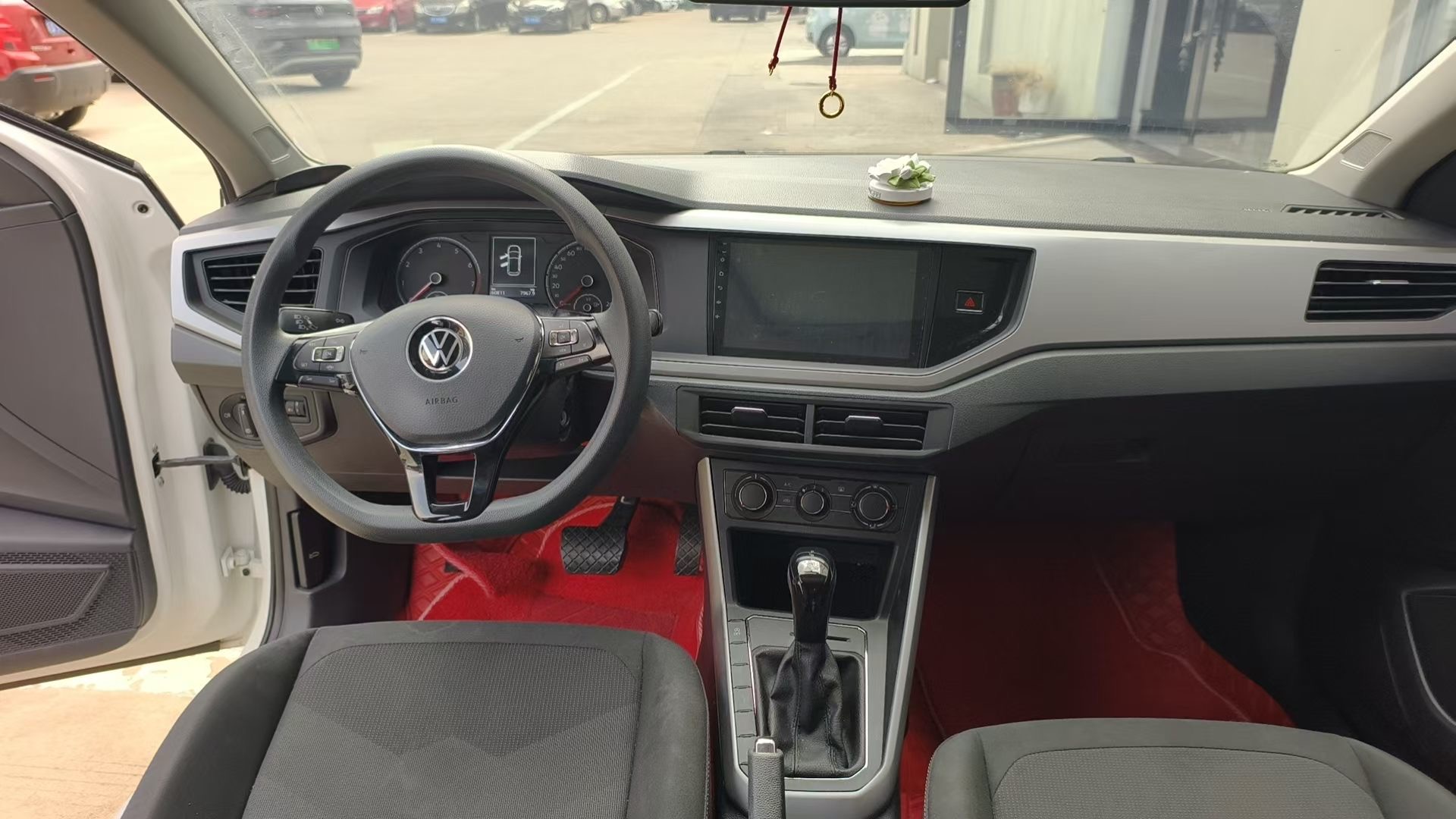 Volkswagen Polo 2021 car image #6